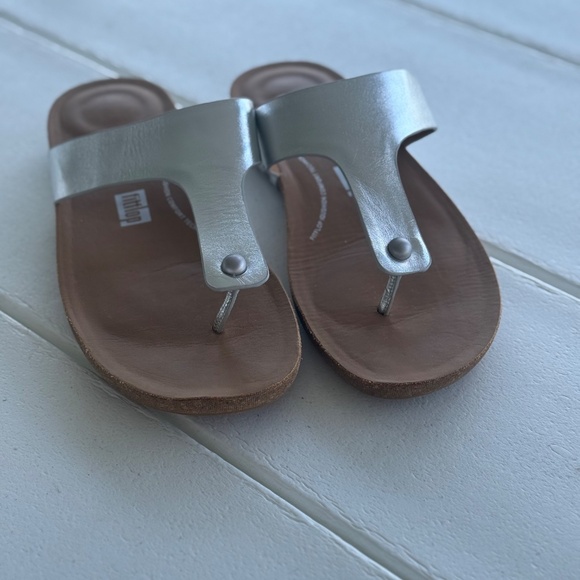 Fit Flop Silver Sandal Size 9 - Picture 2 of 4